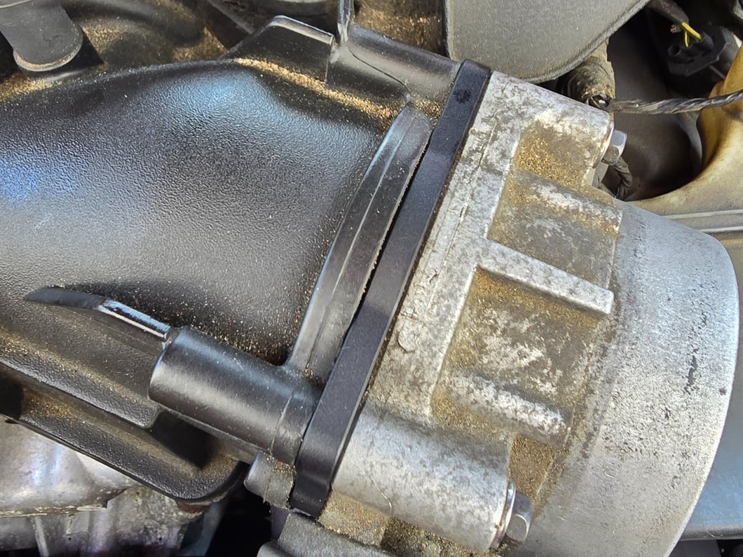C&L Throttle Body Spacer; Black (08-09 6.1L HEMI Challenger; 09-23 5.7L HEMI, 6.4L HEMI Challenger)